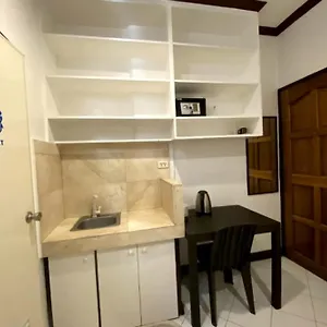 Hotel Oyo 857 Makati Avenue, Makati City